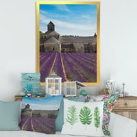 DesignArt 'Abbey со полето на лаванда во Франс, Фармхаус, врамен уметнички принт